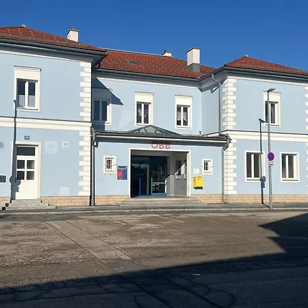 Family 2 アパート