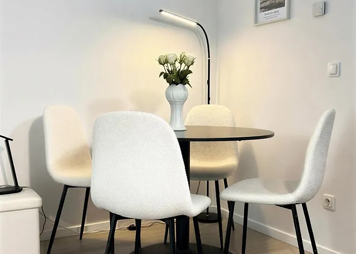 Family 2 アパート *