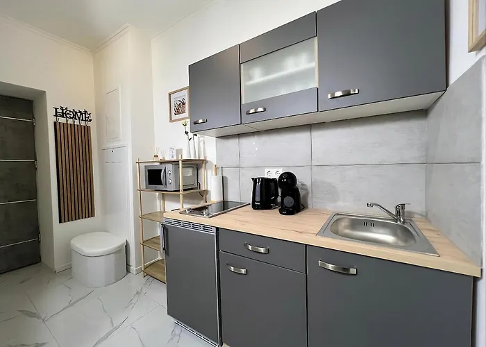 Family 2 アパート *