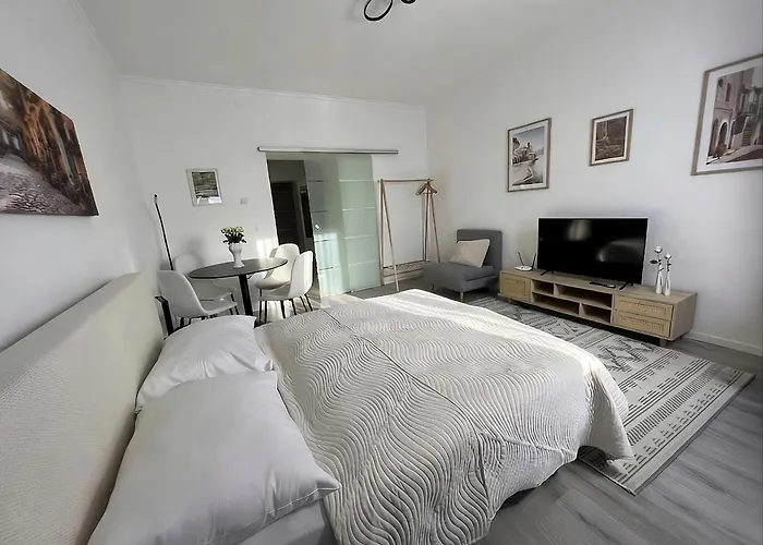 Family 2 アパート