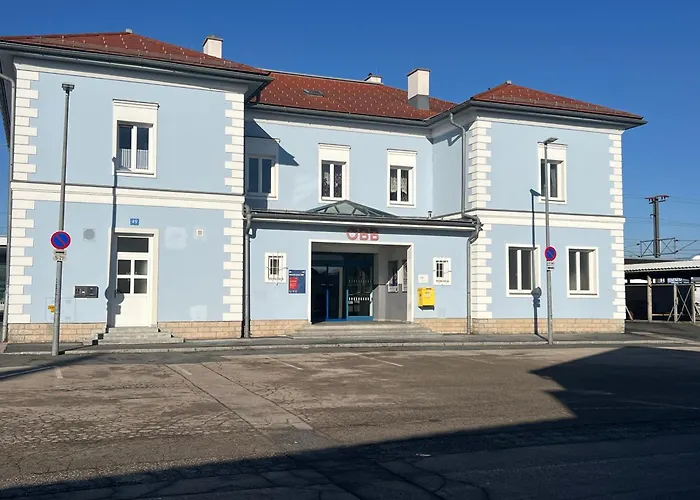 Family 2 アパート